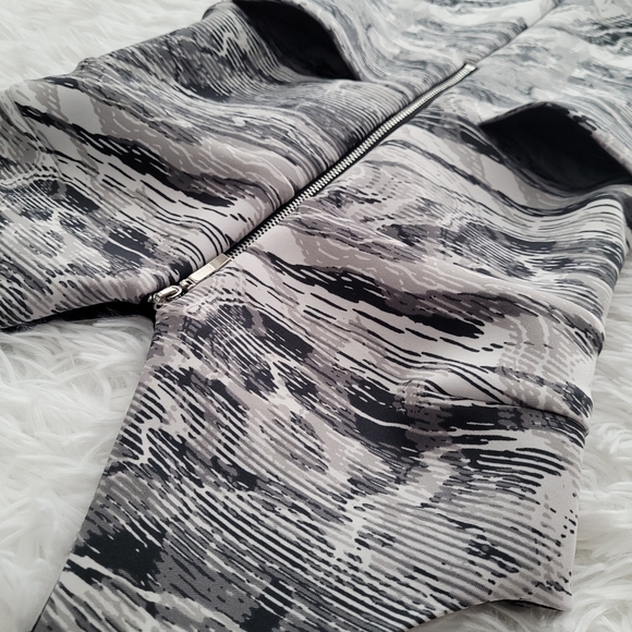 Guess Dress size XXS ptp 14.5 inches Marble Design - Picture 7 of 7